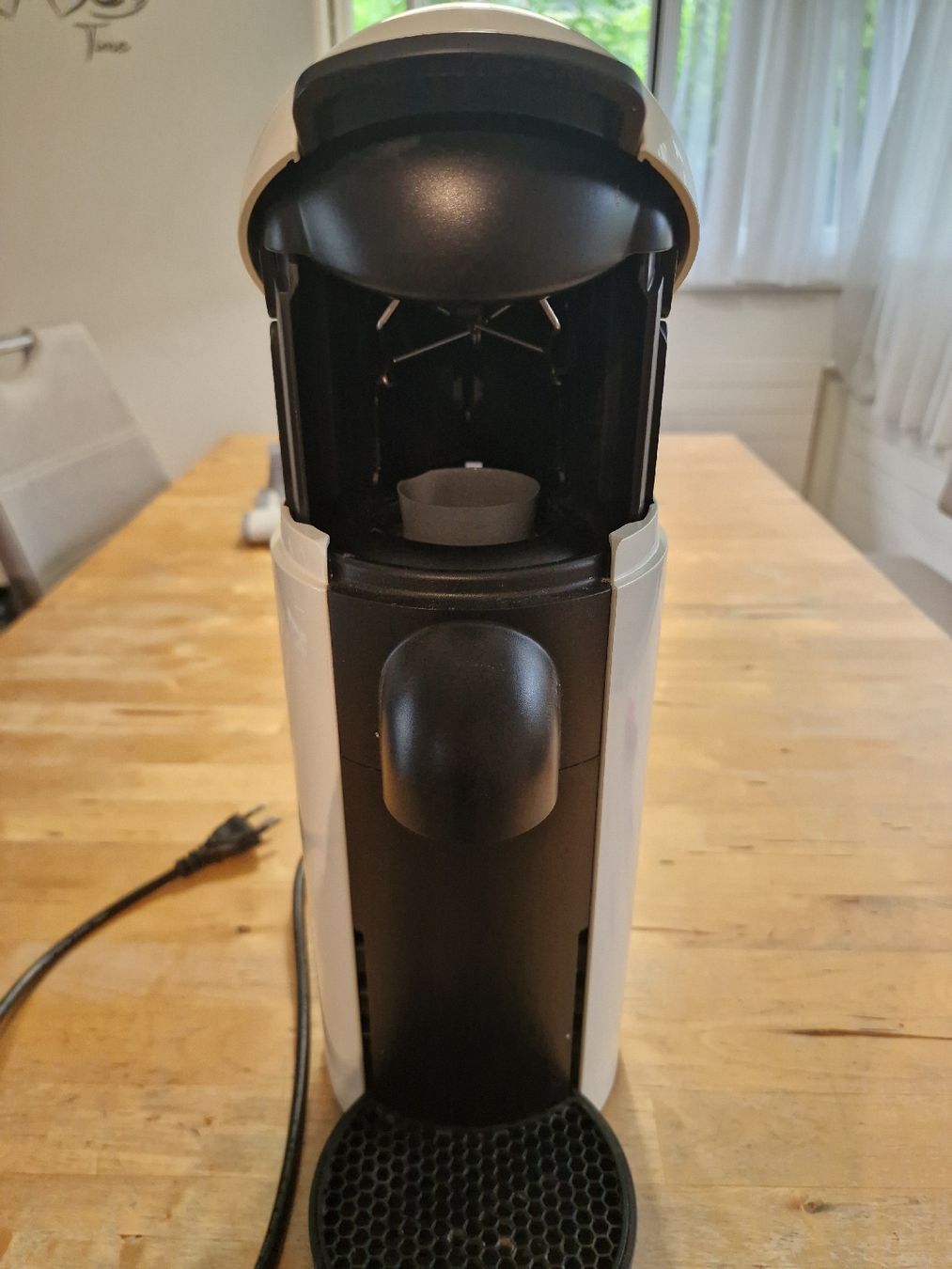 Nespresso Macchine per caffè & Macchine per espresso: Nespresso Vertuo GCB2 Kaffeemaschine Weiss – Usato da Kirchdorf AG venduto da sve_mb9s 2