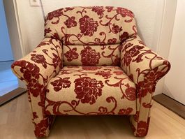 Sessel mit Blumenmuster rot/beige Sitzmöbel guter Zustand