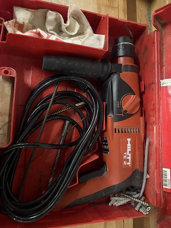 Trapani: Hilti Bohrhammer  – Usato da Lausen venduto da Gjuliana4 1