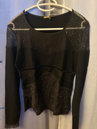 🖤 Haut noir chic avec empiècements ajourés – Taille 40