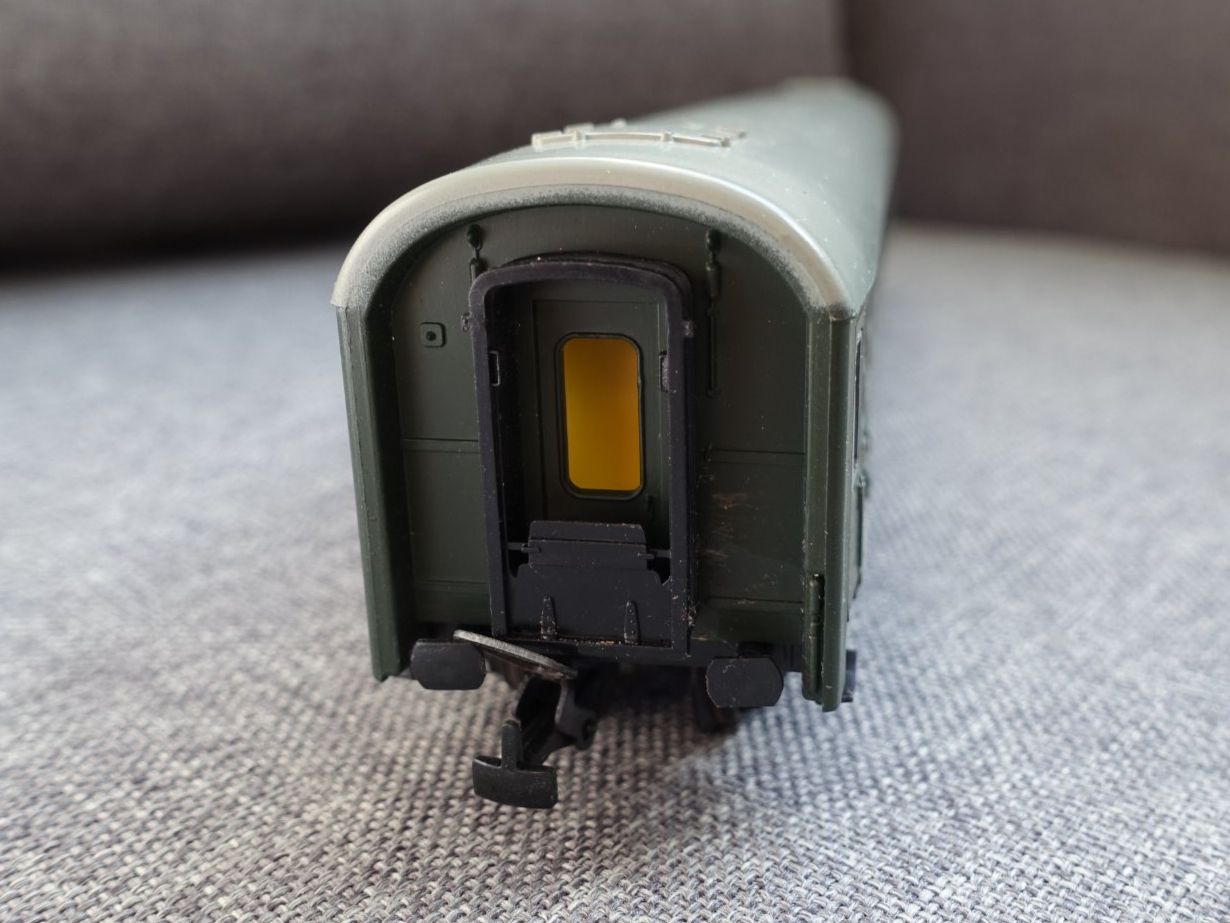Kleinbahn Modelleisenbahnen: KLEINBAHN No. 387 ÖBB Schnellzugwagen – Gebraucht aus Wallbach von Sarrows 4