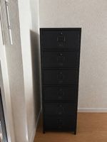 Schwarzer Metallschrank / 116 × 40 × 40 cm