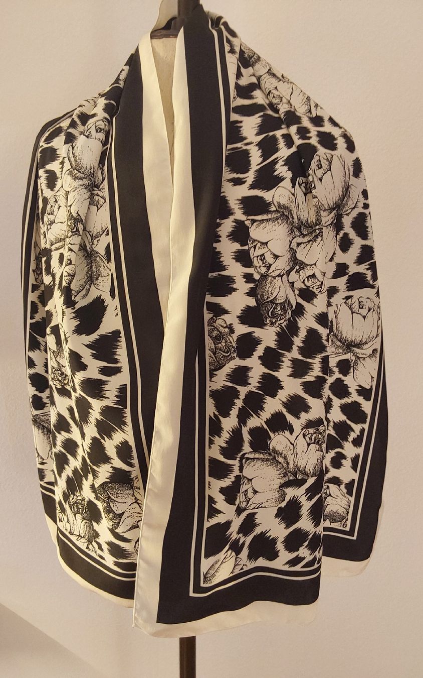 Foulard & Sciarpe: Schal Foulard Polyester schwarzweiss – Nuovo (secondo la descrizione) da Köniz venduto da scopello12 1