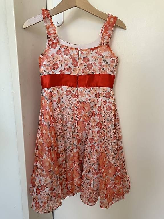 Vestiti & Gonne: Kleid Charles Vögele Gr. 104 – Usato da Zollikon venduto da CorViv 3