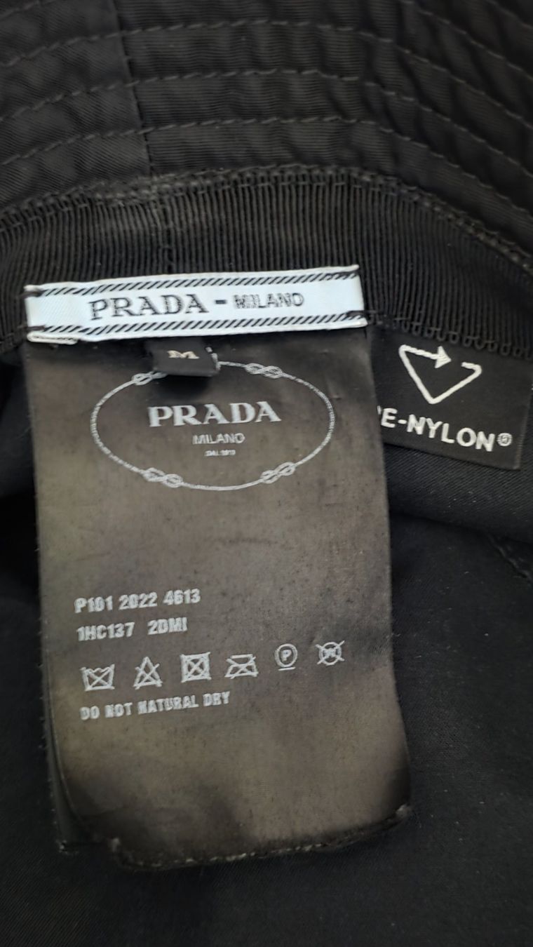 Prada Copricapi, berretti & cappellini: Prada Bucket Hut schwarz Grösse M – Usato da Wittenbach venduto da rose_rosi 4