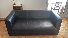 Canapé et fauteuil (CHF 150.- et CHF 50.-)