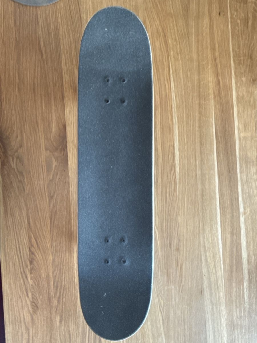 Skateboards: Skateboard Red Dragon bunt – D'occasion à Fehraltorf par ara_zz6s 1