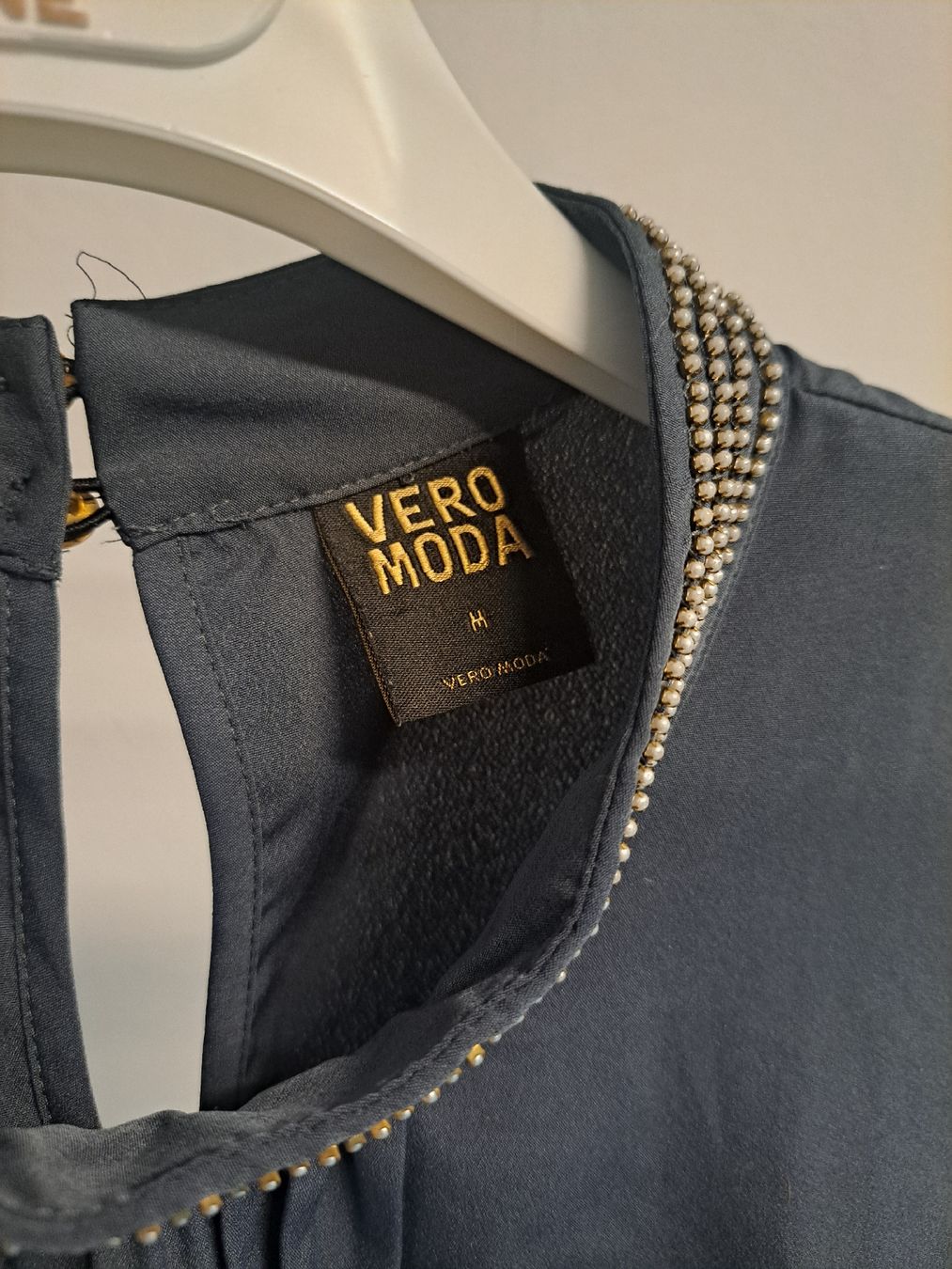 Vero Moda Tops: Vero Moda ärmelloses Top – D'occasion à Basel par kru_m5x5 5