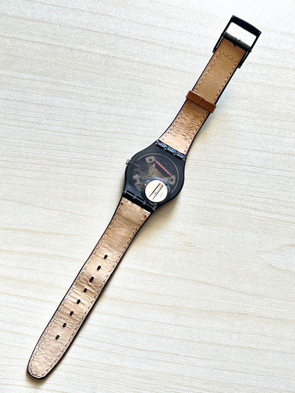 Swatch Orologi: Swatch Uhr, Schwarz/Weiss, Lederarmband – Usato da Grenchen venduto da chththl 6