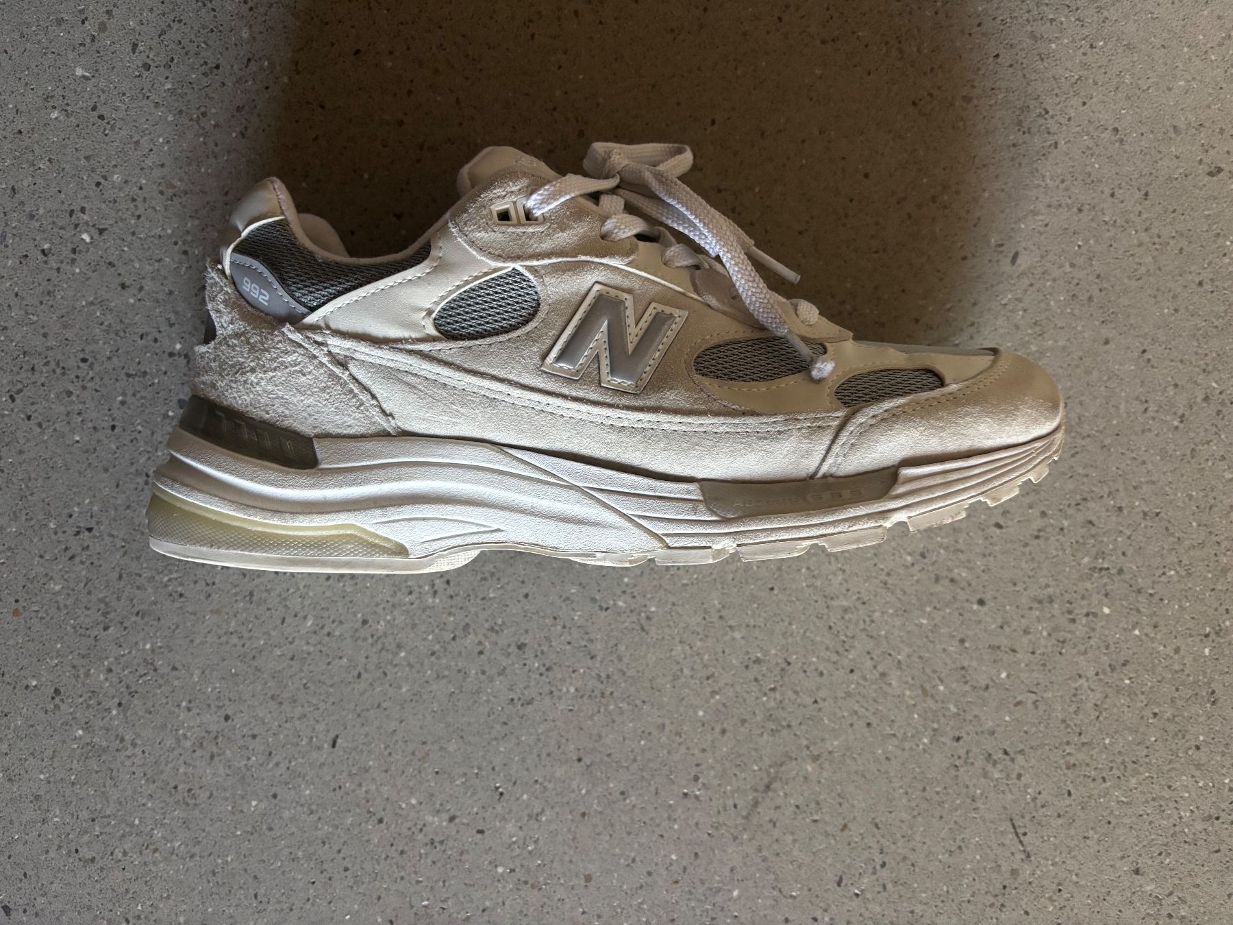 New Balance Scarpe da uomo: New Balance 992 Nimbus Cloud White – Nuovo (secondo la descrizione) da Schlieren venduto da lau_jvz6 6