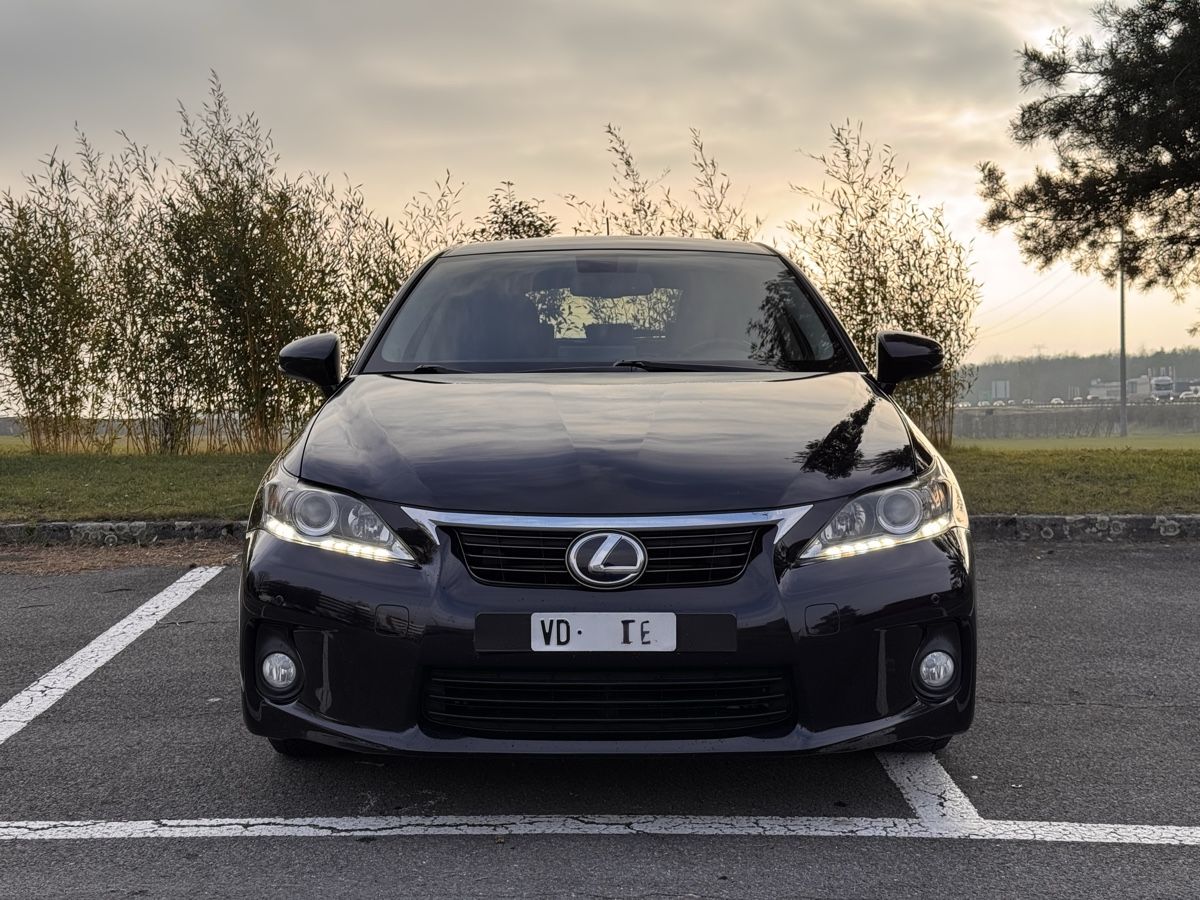Lexus Autos: Lexus CT200H – Gebraucht aus Chavannes-de-Bogis von  2