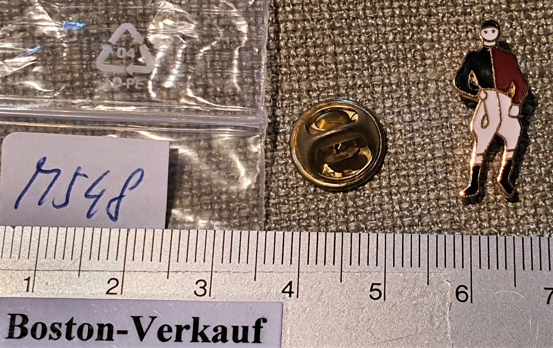 Placchette & Badge: M548 - Pin Jokey Reiter – Usato da Reinach BL venduto da Boston-Verkauf 1