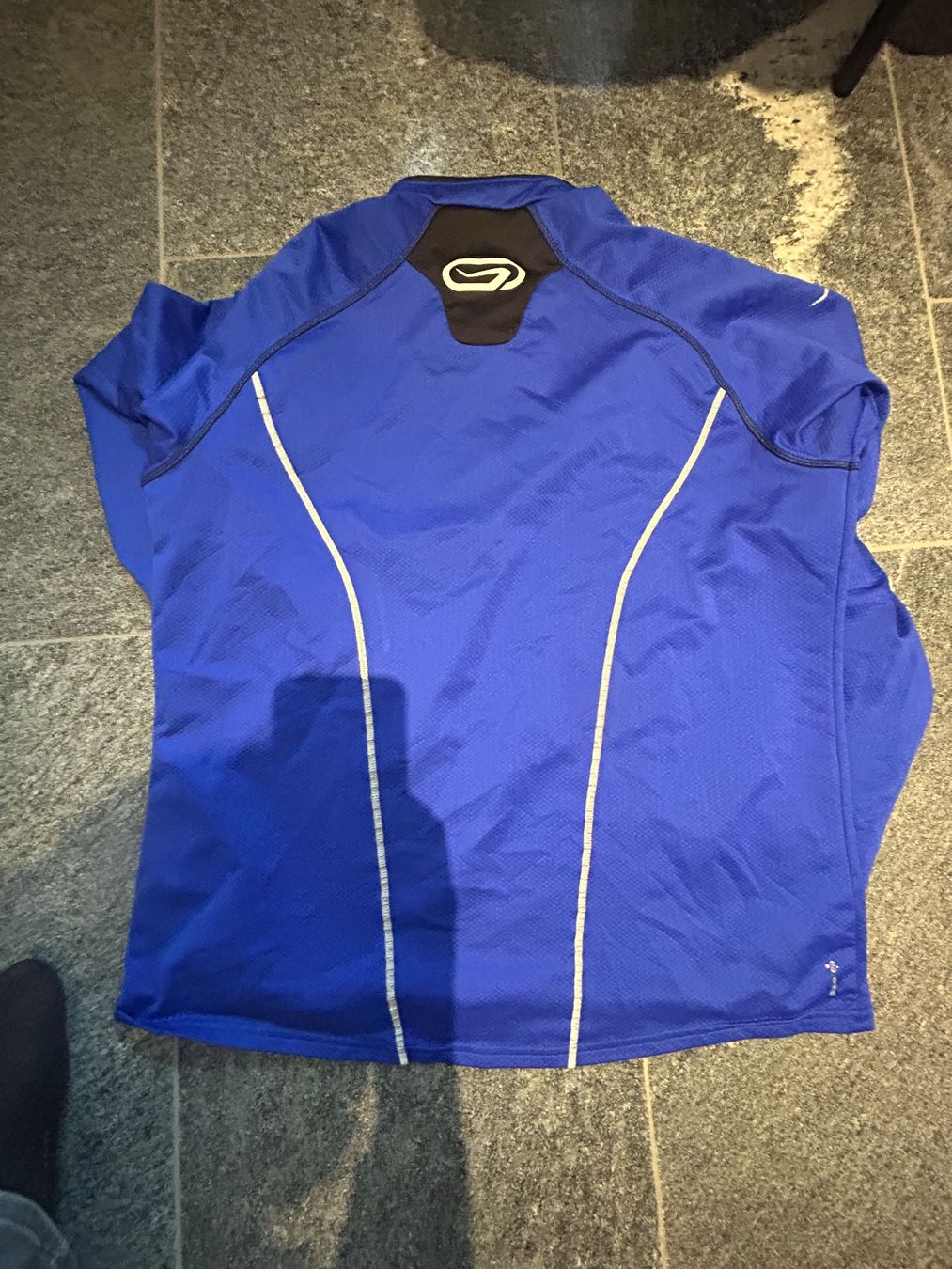Maglioni & Felpe: pull de sport XL – Usato da Ravoire venduto da martigny1921 1