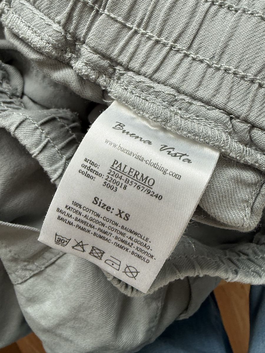 Pantaloni: Buena vista hose – Usato da visp venduto da Kmemo1 1