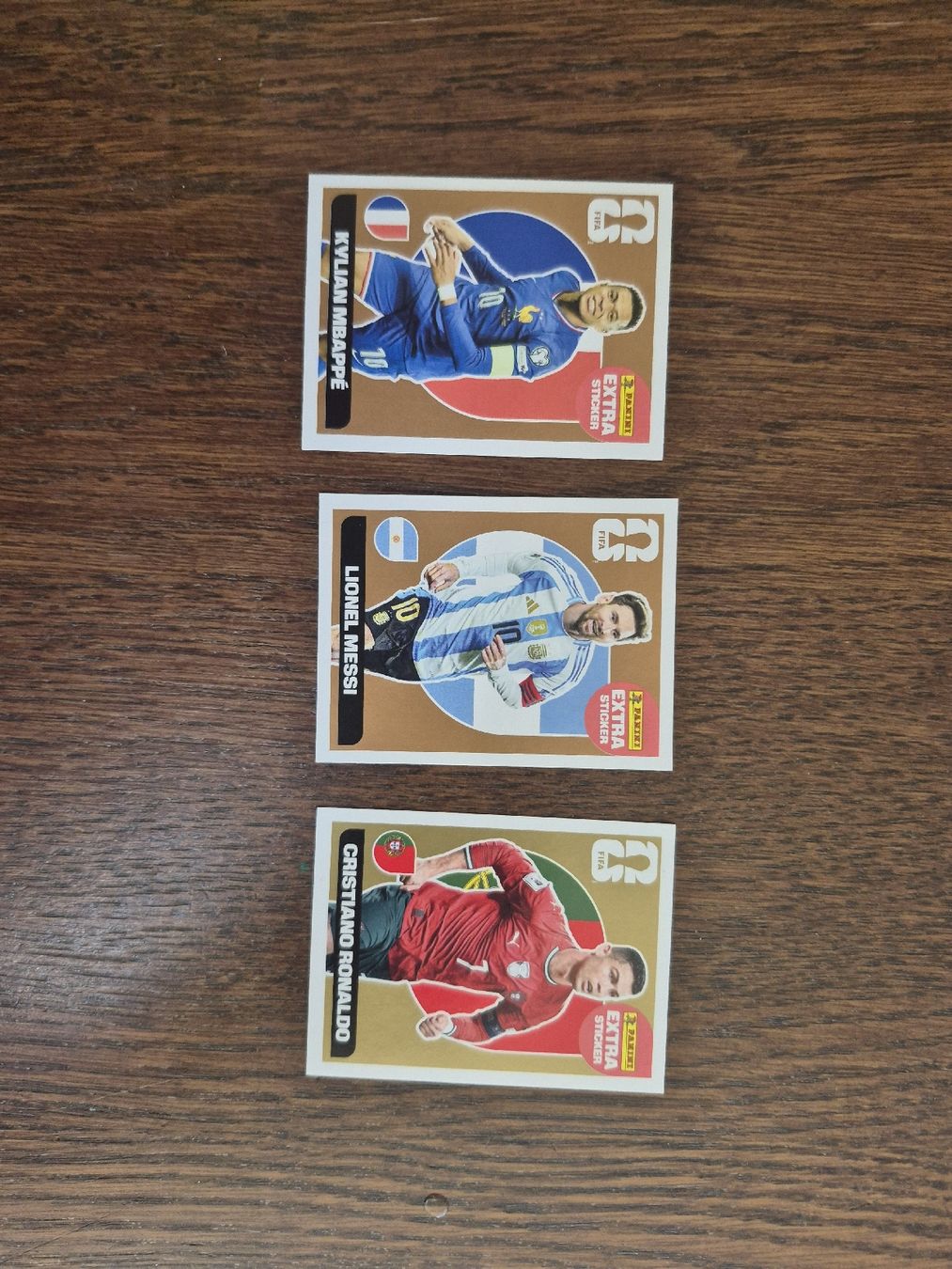 Panini Carte collezionabili: Panini Extra Sticker Ronaldo Gold Messi/Mbappé Bronze – Nuovo (secondo la descrizione) da Lausanne 27 venduto da jac_f6gk