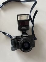 Minolta 7000 AF mit Blitz