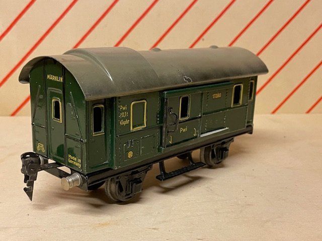 Märklin Modelleisenbahnen: Postwagen Märklin spur 0 – Gebraucht aus Rudolfstetten von Rrst1968
