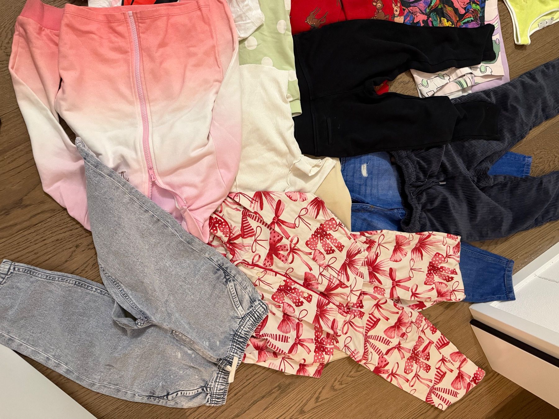Lotti & Set di vestiti: Assorted Children Clothing Bundle, Mixed Items, Used – Usato da Oberglatt ZH venduto da Sale12 7