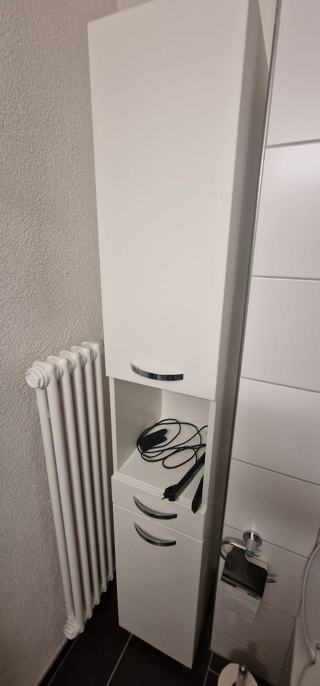 Armadi: Badezimmerschrank schmal – Usato da Niederuzwil venduto da Baer1997