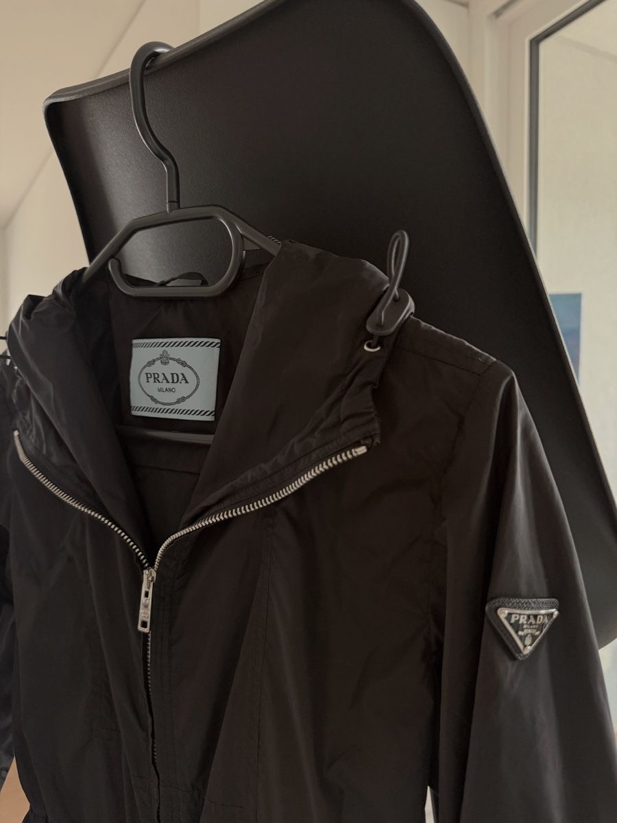 Prada Giacche: Prada Damen Windjacke – Usato da Pratteln venduto da Eileen_H