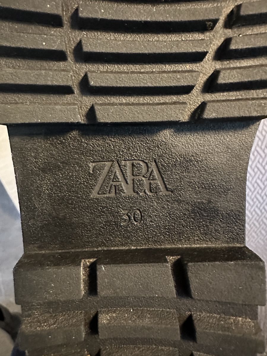 Zara Scarpe per ragazze: ZARA Stiefel schwarz, Gr. 30 – Usato da Windlach venduto da Binchen0 5