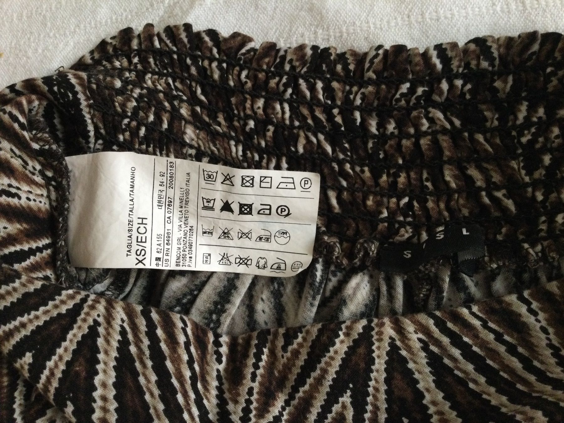 Sisley Pantaloni: Sisley Sommerhose mit Tigermuster -  34 - XS – Usato da Zürich venduto da Janakpur 3