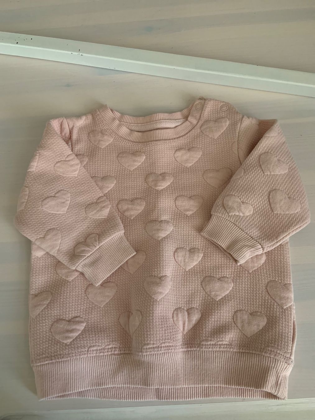 H&M Pullover & Sweatshirts: Herz Pulli rosa 68 – Gebraucht aus Birmensdorf ZH von maca8485