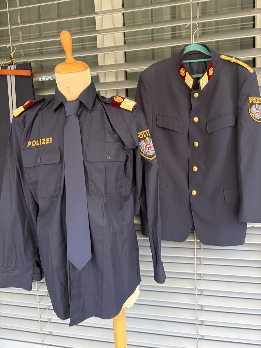 Uniformi: Österreich Rechtskundiger Polizei Direktor Stellvertre – Nuovo (secondo la descrizione) da Biel/ Bienne venduto da fusion54 2