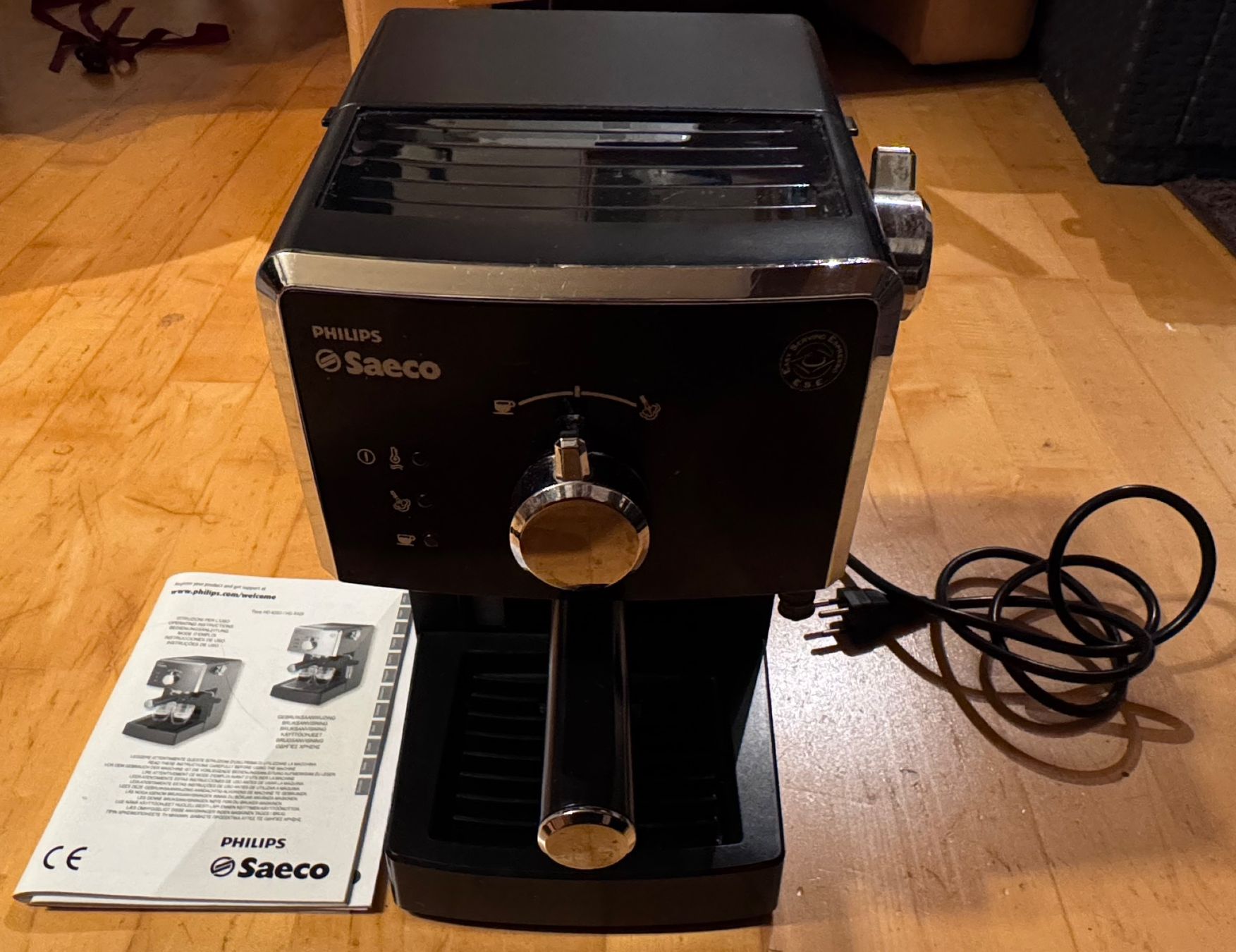 Saeco Macchine per caffè & Macchine per espresso: Philips Saeco HD8323 Kaffeemaschine – Usato da Unterengstringen venduto da NOISE
