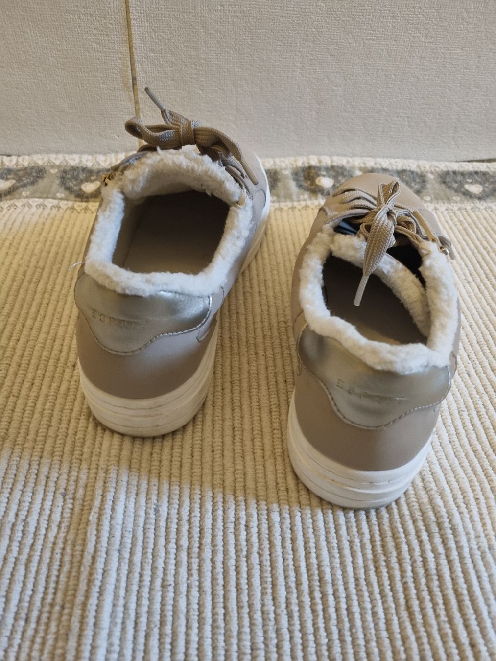 Esprit Scarpe da donna: Esprit Sneaker Gr. 38 – Usato da Thalwil venduto da Briscolina 1