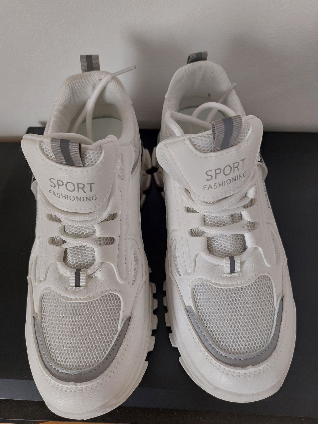 Scarpe da uomo: Neue Trend Sneaker Gr.37 (38) – Nuovo (secondo la descrizione) da Balsthal venduto da Trendline55 2