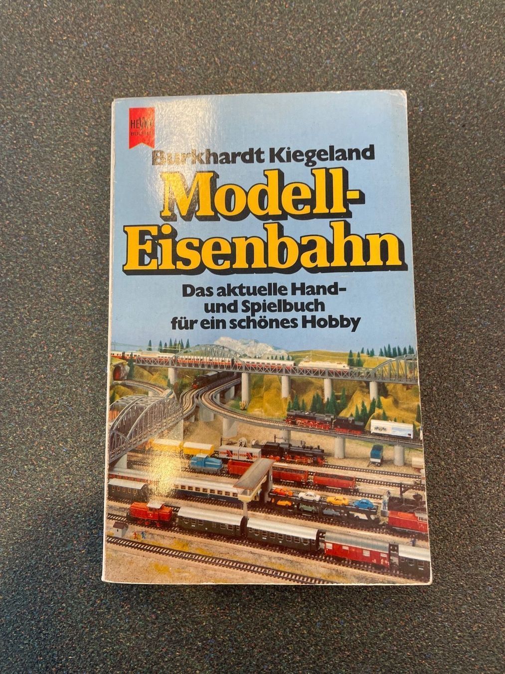 Riviste & Magazine: Modell Eisenbahn book – Usato da Chiasso venduto da Carrara-Modellismo