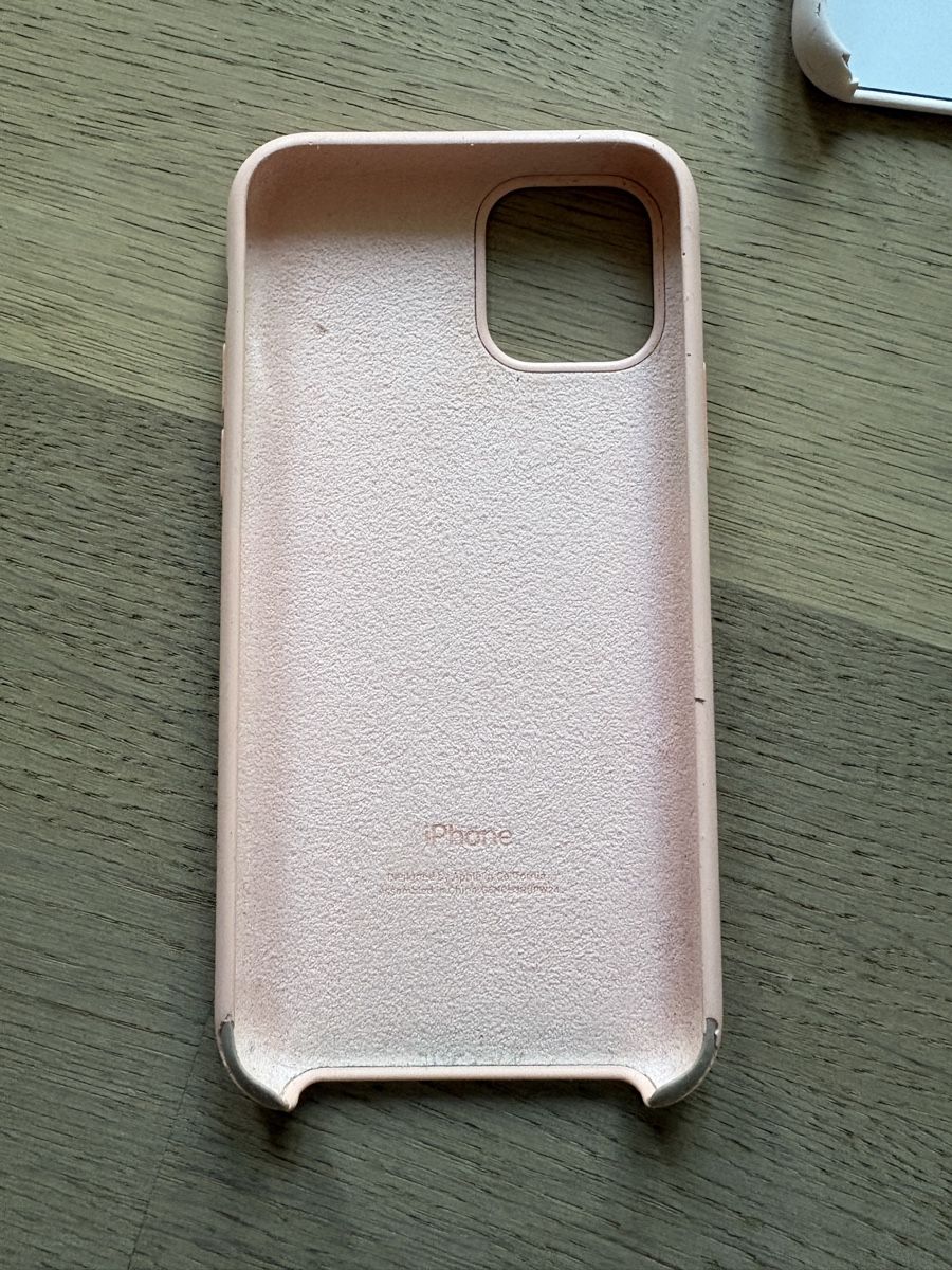 Apple Covers & Schutzfolien: Apple Silicone Case iPhone 11 Pro – Gebraucht aus Bern von Janina.Leandra 1
