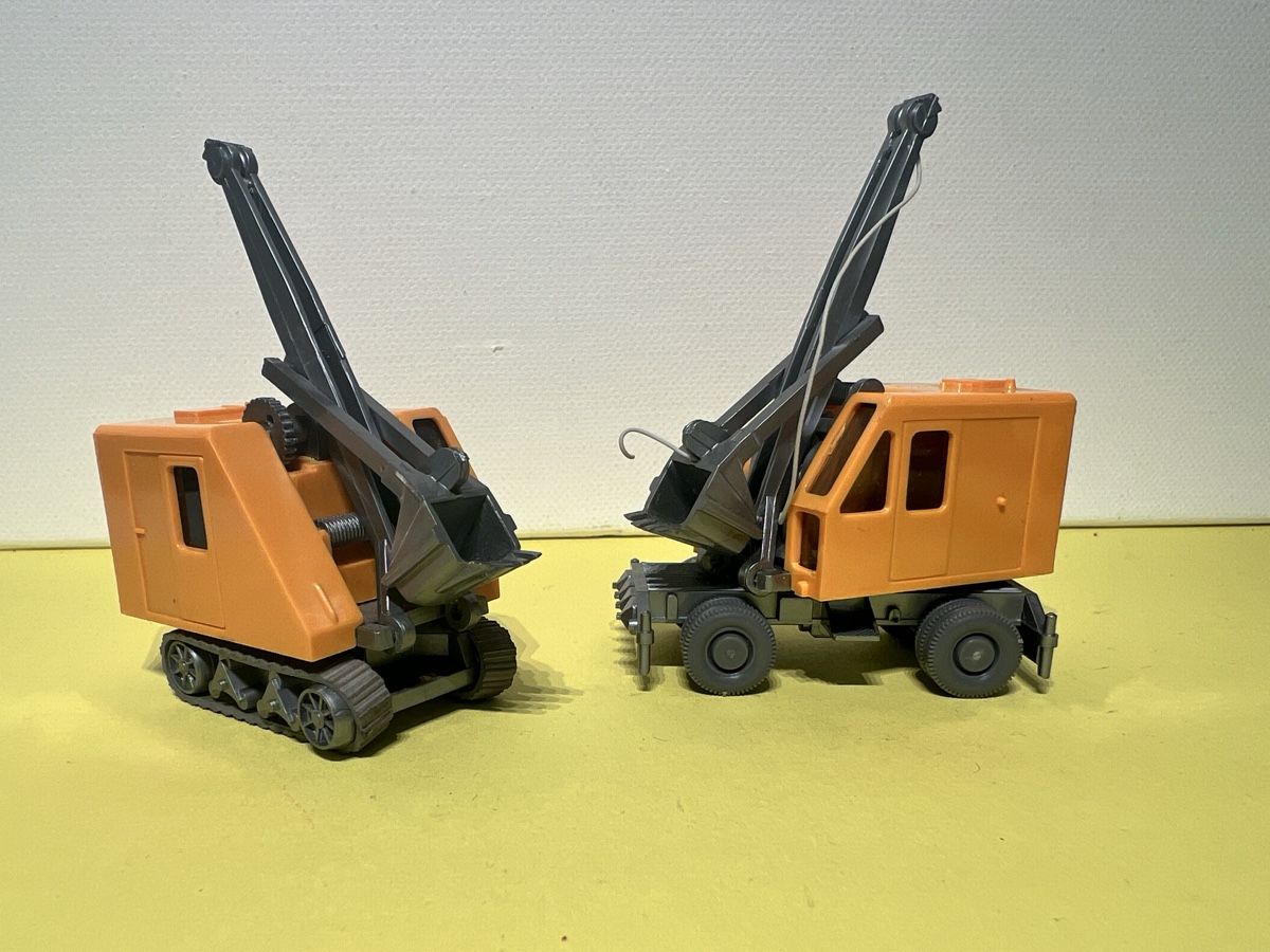 Wiking Modellini d'auto: Wiking 2x Löffelbagger 1/87 – Usato da Weinfelden venduto da Kammerflimmern