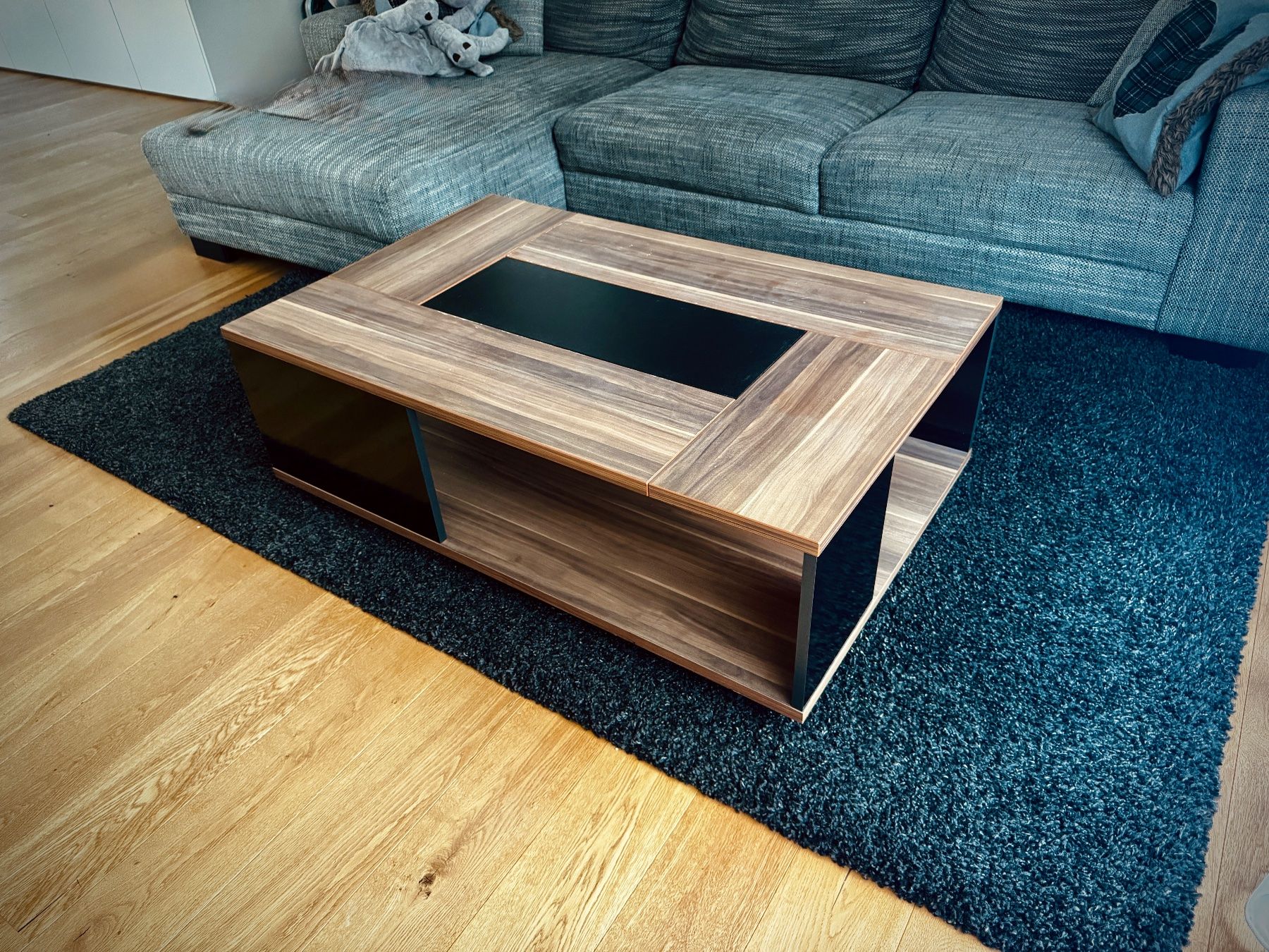 Tische: Couchtisch, Nussbaumoptik/schwarz – Gebraucht aus Menzingen von Dusty14 1