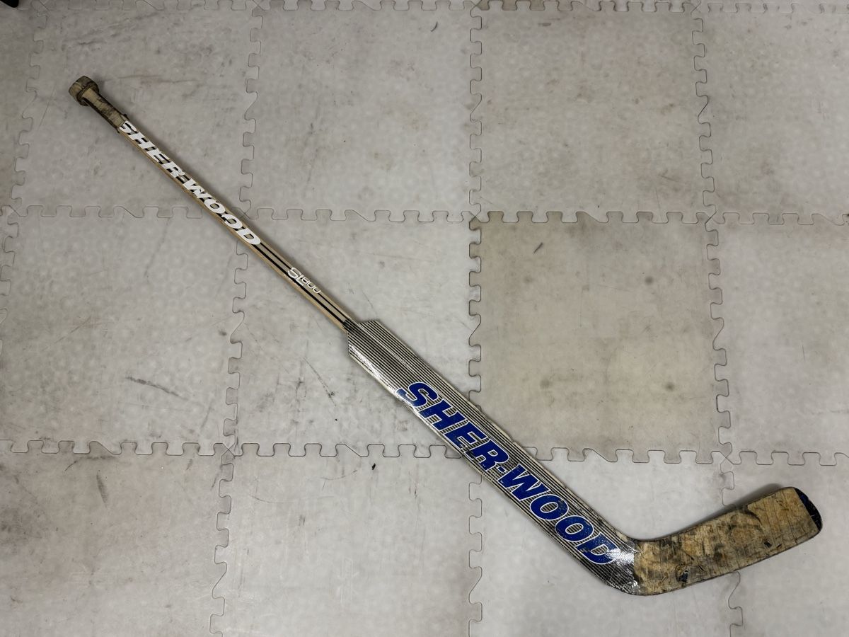 Stöcke & Schaufeln: Sherwood Eishockey Stock Hauser – Gebraucht aus Schwyz von Aasterix
