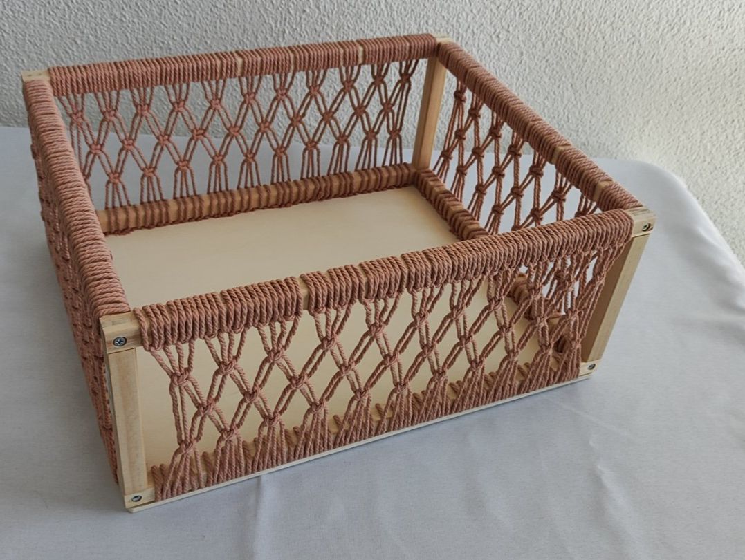 Accessoires: Makramee Korb – Neuf avec emballage d'origine à Männedorf par mes_7725