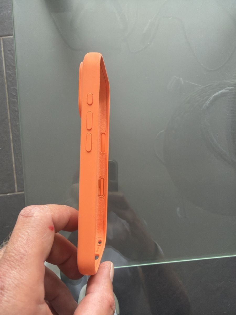 Apple Covers & Schutzfolien: IPHONE   17  PRO  HÜLLE MAGSAFE    NEUWERTIG – Gebraucht aus Wetzikon ZH von philippe_22 2