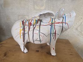 Buntes Schwein-Spardose mit Flügeln Pop Art