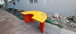 Kindertisch Spieltisch Holztisch gebogen Gelb Rot