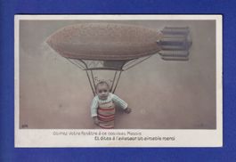 ENFANT - Bébé à dirigeable