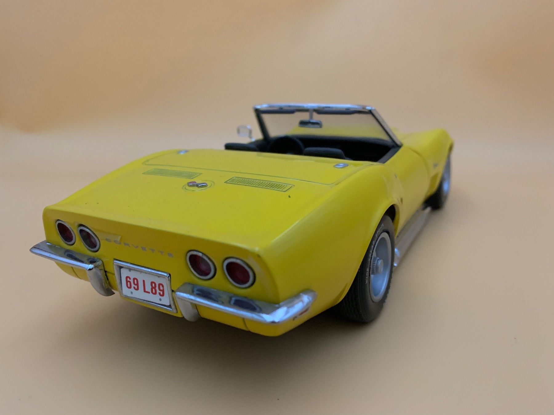 Revell Modellini d'auto: Chevrolet Corvette 1969 1:18 – Usato da Epautheyres venduto da LordSkull 5
