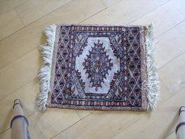 Seiden Teppich aus Pakistan 1956 eingeführt.
