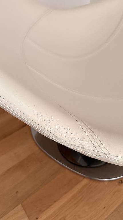 Poltrone: Eleganter Leder-Drehsessel  Weiss – Usato da Hochdorf venduto da Lilporto 3