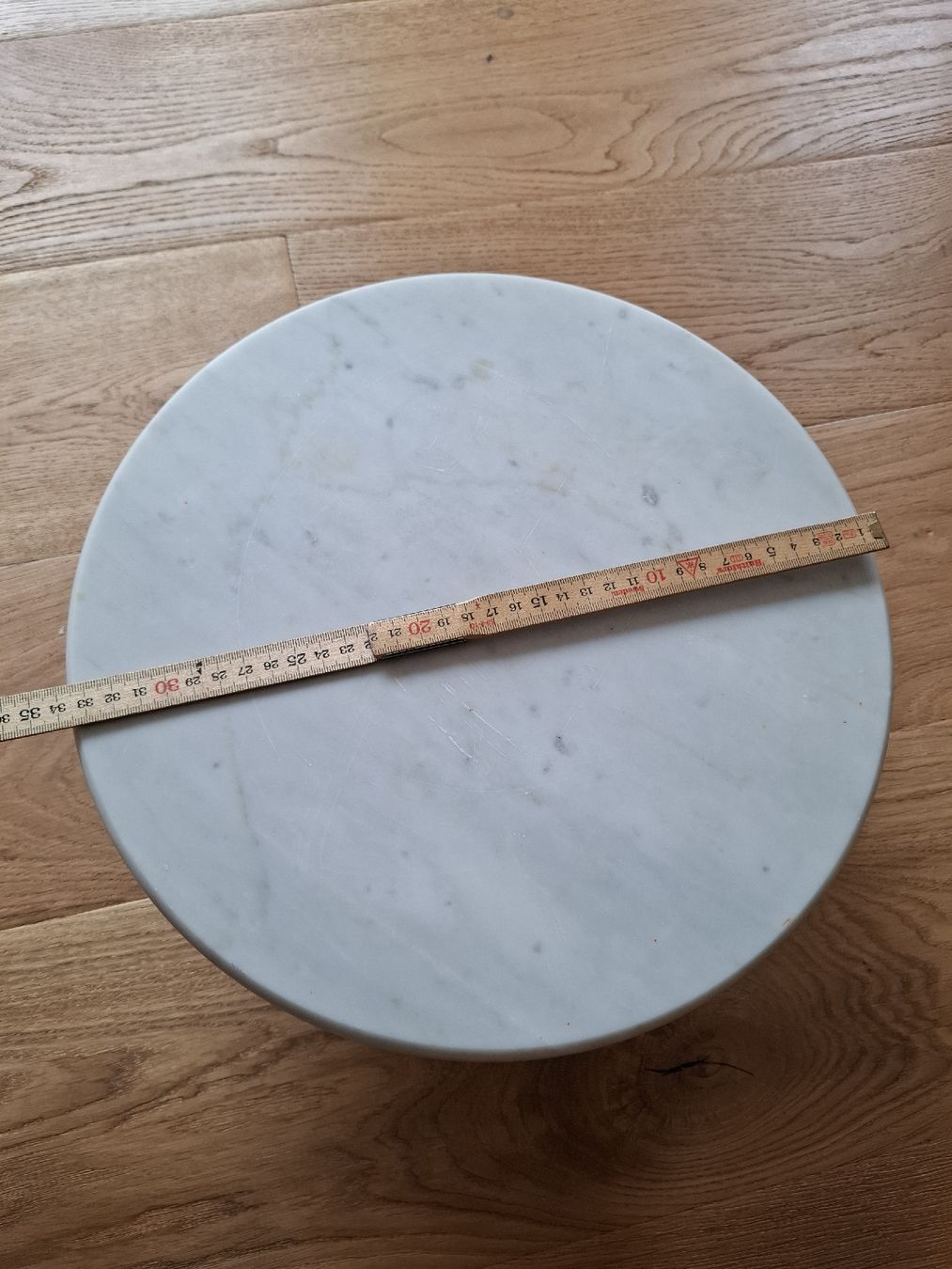 Autres décorations & accessoires: Marmorsockel rund weiss Durchmesser ca 34cm – D'occasion à Stoos SZ par AmstiM 1
