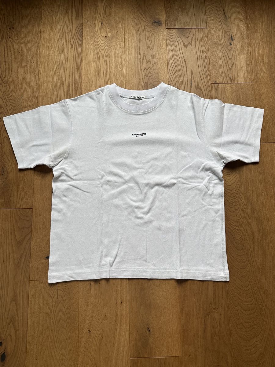 Acne Studios T-shirt: Acne Studios T-Shirt – Usato da Düdingen venduto da kleidungsmarktplatz 1