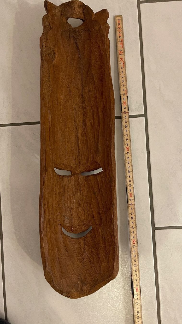 Internationale Kunst: Afrikanische Holz Maske Handgeschnitzt – Gebraucht aus Etzgen von Vendomondo 1