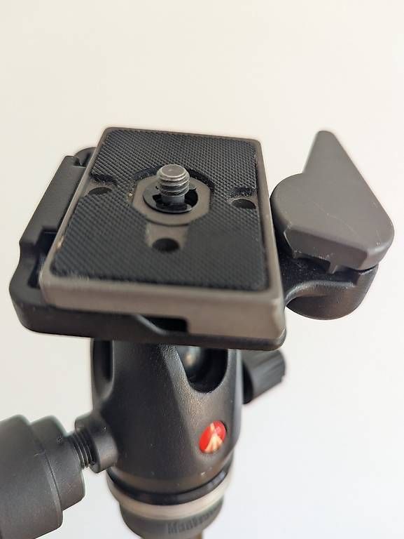 Treppiedi & Teste: Manfrotto tripod + headball – Usato da Zürich venduto da ch0pf1n 4