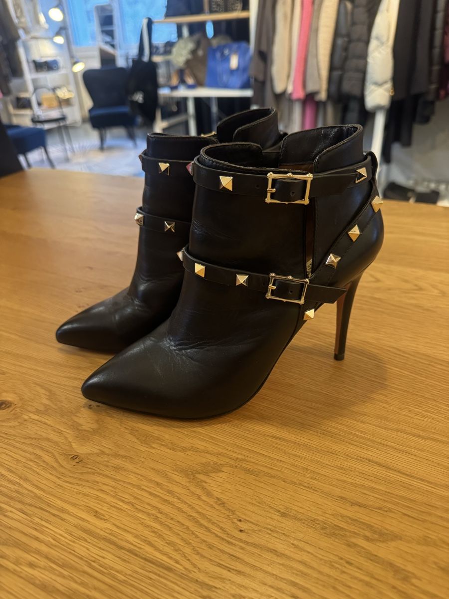 Valentino Scarpe da donna: Valentino Boots Rockstud, Top Zustand – Usato da Knonau venduto da geb_zc7b