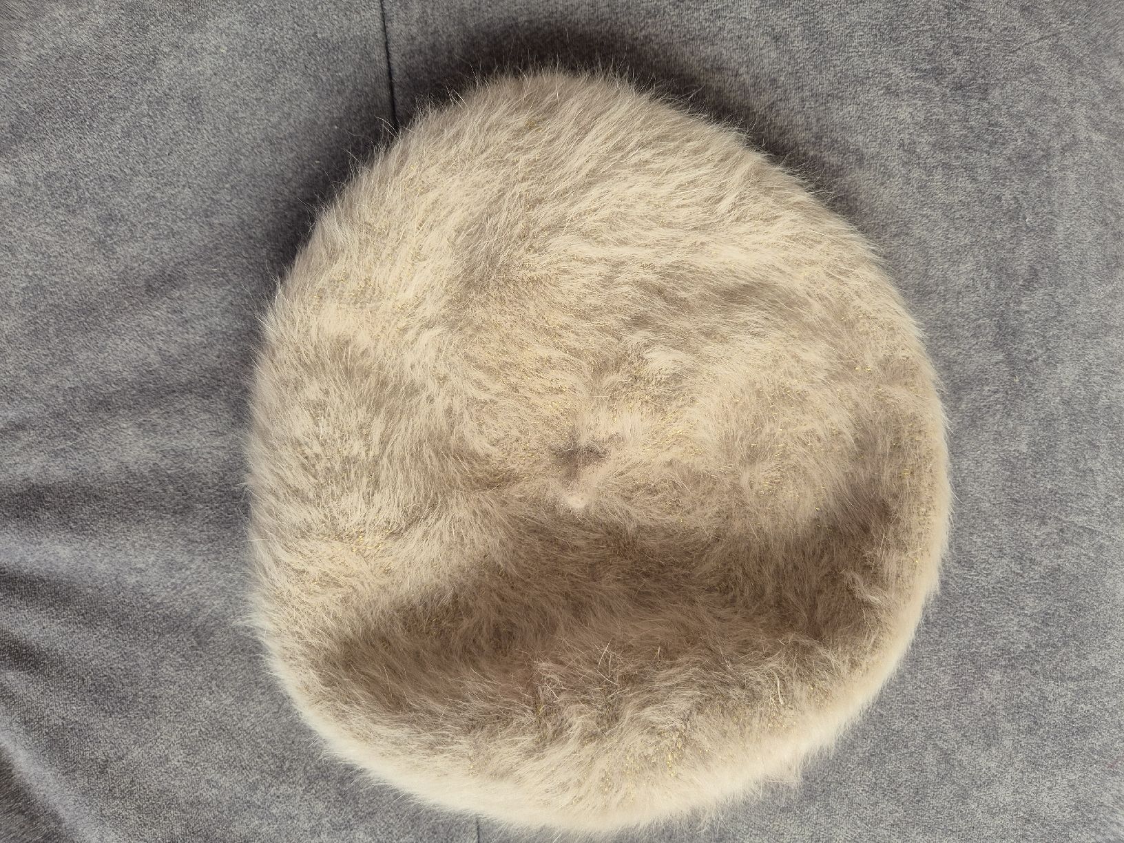 Manor Chapeaux, bonnets & casquettes: Béret Beige 50% Angora – D'occasion à Biel-Benken BL par Sandra0147